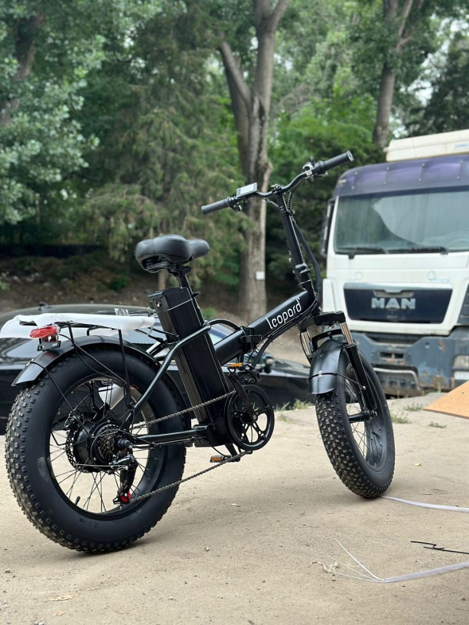 Fat Bike Électrique non-pliable Leopard - Tout-Terrain